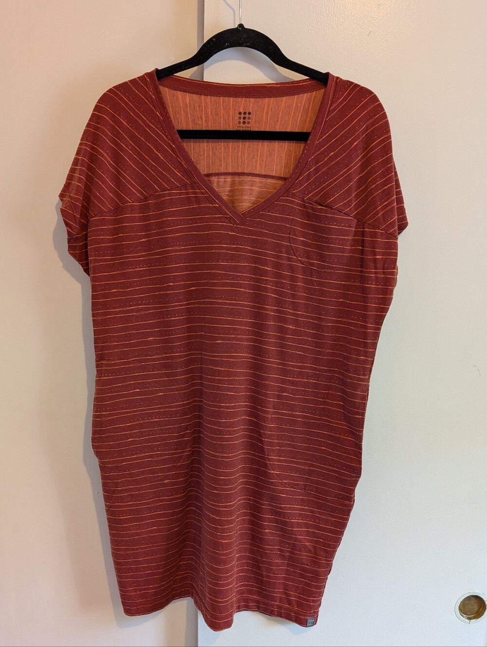 Title Nine Hiolani T-shirt Dress Size Medium Rust Red With Pink Orange Stripes